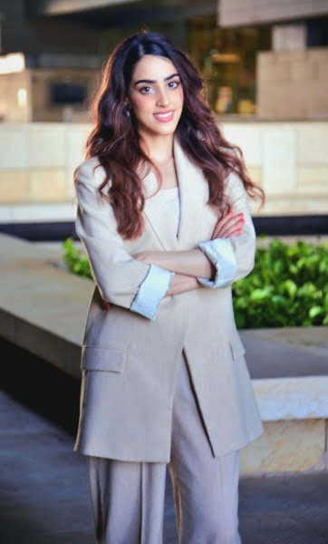 من هي دانا السليمان السيرة الذاتية ويكيبيديا