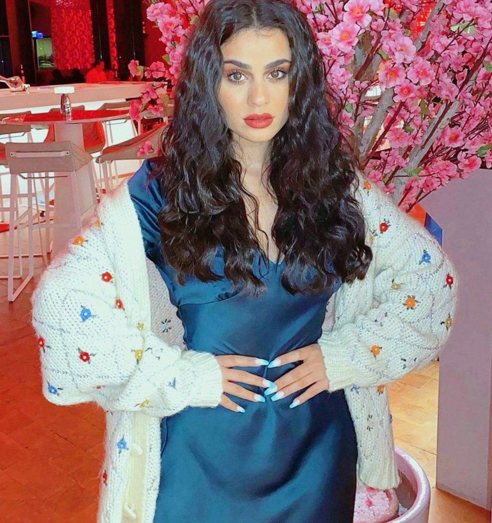 من هي دكتورة يومي ويكيبيديا